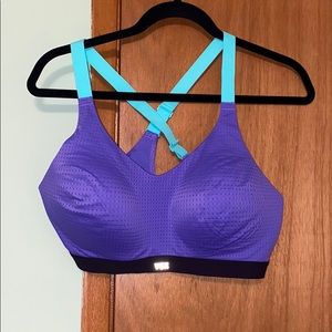 VS Sport size 36D sports bra